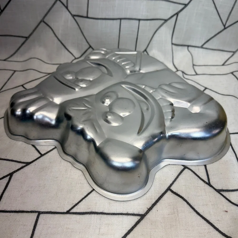 Wilton Cake Pan 13